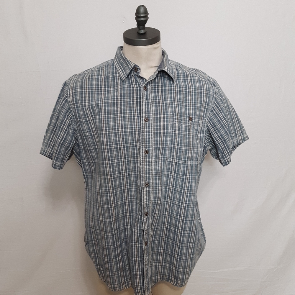 Plaid Mens short sleeved button down shirt